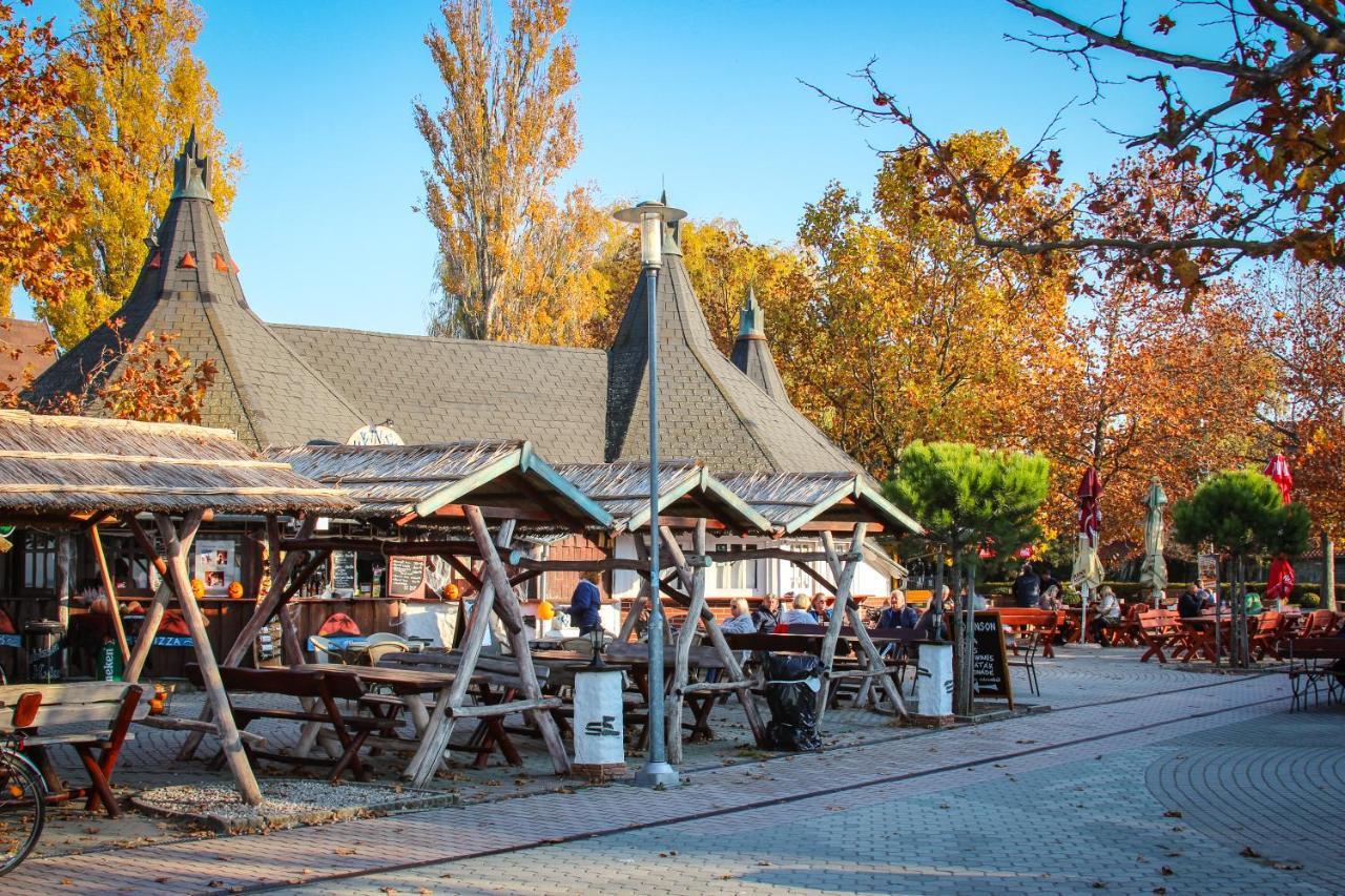Komfort Bursport Bt. Haz * Balatonfenyves